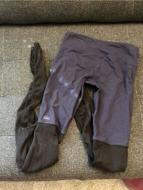 ALO Yoga Kids Navy and Black Colorblock Leggings